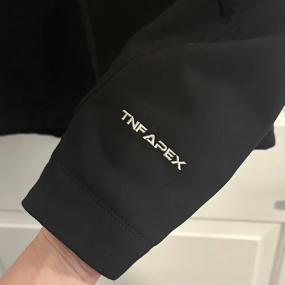 The North Face Black Softshell Jacket - Picture 4 of 4